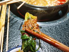 -两三事小郡肝串串香火锅(桂庙店)