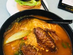 冬阴功鸡翼猪润米线-华嫂冰室(尖沙咀店)