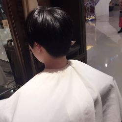 -侨治发型