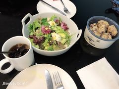 牛油果水波蛋沙拉-百好乐宠物友好餐厅(朝外大街店)