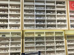 -沫芮眼镜·蔡司官方授权店(人民广场店)