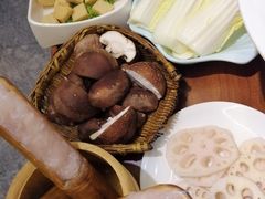 -沸炉重庆老火锅(军事博物馆店)