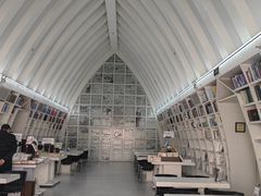 -钟书阁(松江泰晤士小镇店)