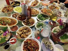 -三亚火车头万人海鲜广场