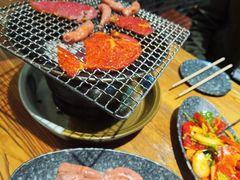 老板娘秘制肉-喝丢一只鞋·东北烤肉·烧烤·铜火锅(童卫路店)