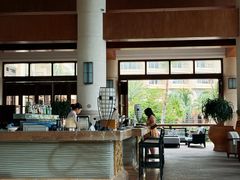 -亚龙湾喜来登·美景台大堂吧