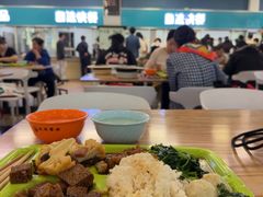 -同济大学本部学苑饮食广场