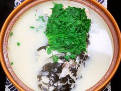 秀水鱼头皇-千岛湖鱼味馆(十字街总店)
