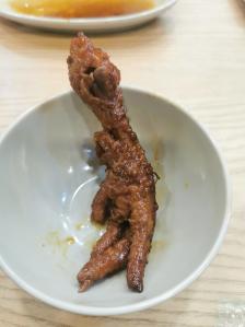 朋友推荐的羊汤饸饹面在二七广场附近旁边是华润大厦面