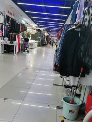-百荣二期玩具城