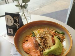 牛油果三文鱼波蛋谷物碗-gaga(深圳福田星河COCO Park店)