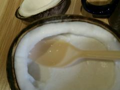 -志龙皇冠吃货椰子铺