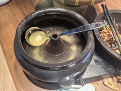 -云海肴·汽锅鸡·云南菜(天山百盛优客店)