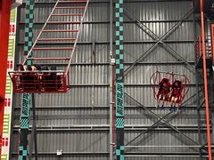 -极限PLAY运动娱乐新世界·团建派对潮玩休闲馆·室内蹦极高空游乐园
