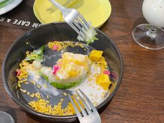 -Chom Cafe and Restaurant