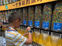 -m豆巧克力世界(上海世茂广场店)