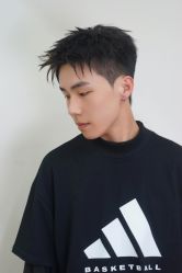 -一家只做男发烫染的店
