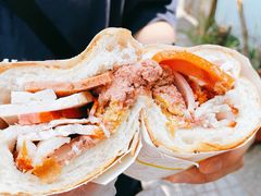 -Bánh Mì Huynh Hoa