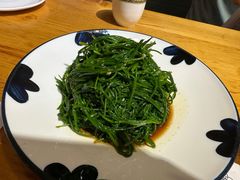 凉拌沙葱-十二毡房蒙餐·蒙古包