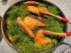 -弦月窗LUNETTE BY AMANDA(复兴路店)