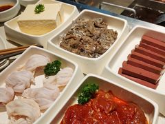 捞派嫩羊肉-海底捞火锅鲜切牛肉主题店(长寿路店)