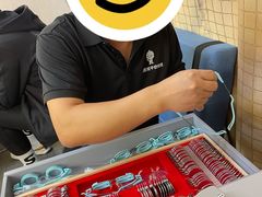 -优医视平价眼镜蔡司依视路折扣工厂店(十里堡店)