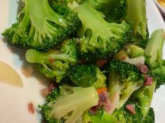 -香巴拉云南餐厅(华莱坞店)