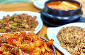 Sizzling Boneless Chicken Feet
