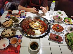 犇辣牛肉-贤合庄卤味火锅(安吉万达店)