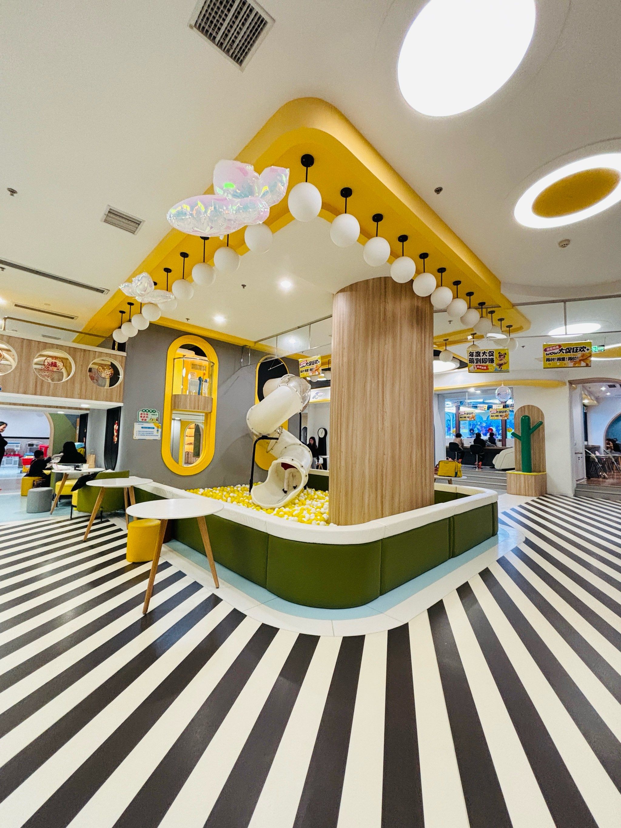 成都还是太超前‼️这家亲子游泳天花板超越想象