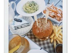 -三勾JJJ Burger&Coffee(梅溪湖店)