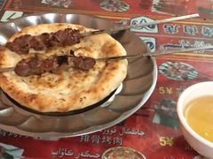 -烤肉小伙烤肉店