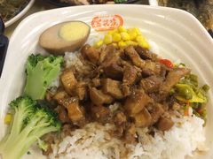 卤肉饭-鑫花溪牛肉米粉(凤凰街创始总店)
