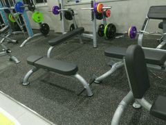 -齐岸健身(花园城店)