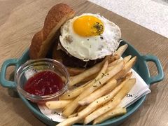 和牛堡-Dazzling Cafe 蜜糖吐司专卖店