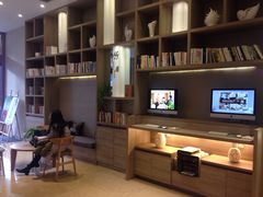 -西安大雁塔科技大学地铁站亚朵酒店