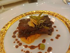 西班牙伊比利亚黑毛猪肩肉-世博源公馆·本帮融合菜·主题包厢·江景餐厅