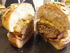 -HIGH FIVE哈福手工汉堡(桂林路店)