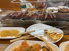 -哈尔滨小酒馆·鲜肉现穿自助烧烤(康新花园店)