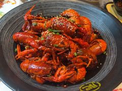 -肥肥虾庄·金牌油焖大虾(汉街SKP店)