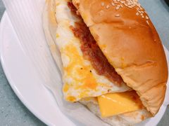 招牌咸牛肉芝士猪仔包-华嫂冰室(尖沙咀店)