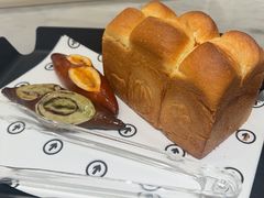 -HOT CRUSH趁热集合·现烤面包(上海环球港店)