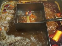 -东巴人鱼豆花火锅(幸福街店)