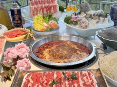 -茅草房·河畔园林火锅