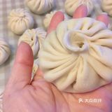 水温八九十度吧，揉制均勻后在温暖的地方靜置半个小時