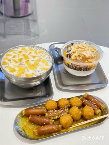 鱼蛋和长仔都非常的入味 这个咖喱汁真的好好吃啊！