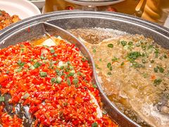 -阿瓦山寨·湘菜现炒·剁椒鱼头王(咸阳总店)