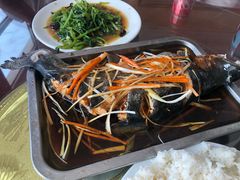 清蒸鱼-俺家菜馆(百里峡店)