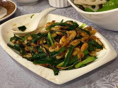 韭菜炒河虾-明仕度假山庄-中餐厅