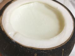 -志龙皇冠吃货椰子铺